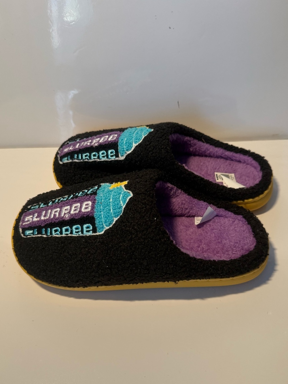 Comfy Slippers Women's Slurpee Slippers Size 8/9 RARE - Picture 3 of 5